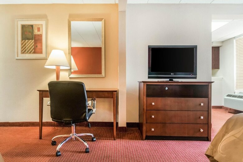 Hotel Quality Inn & Suites