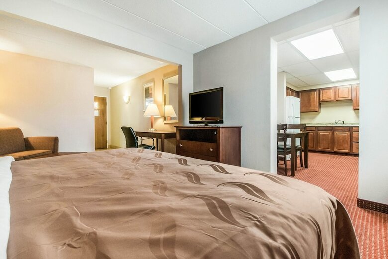 Hotel Quality Inn & Suites