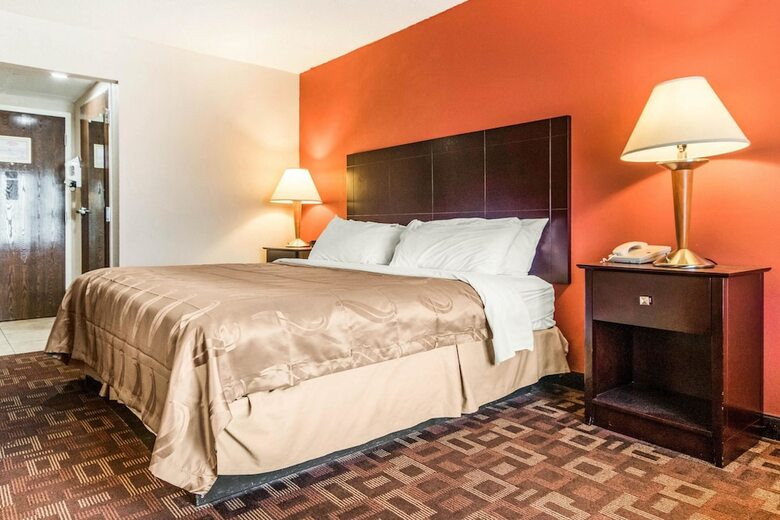 Hotel Quality Inn & Suites