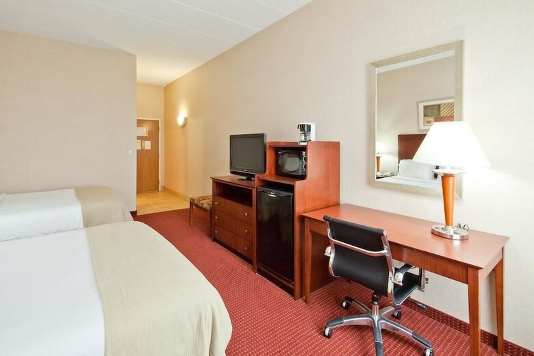Hotel Quality Inn & Suites