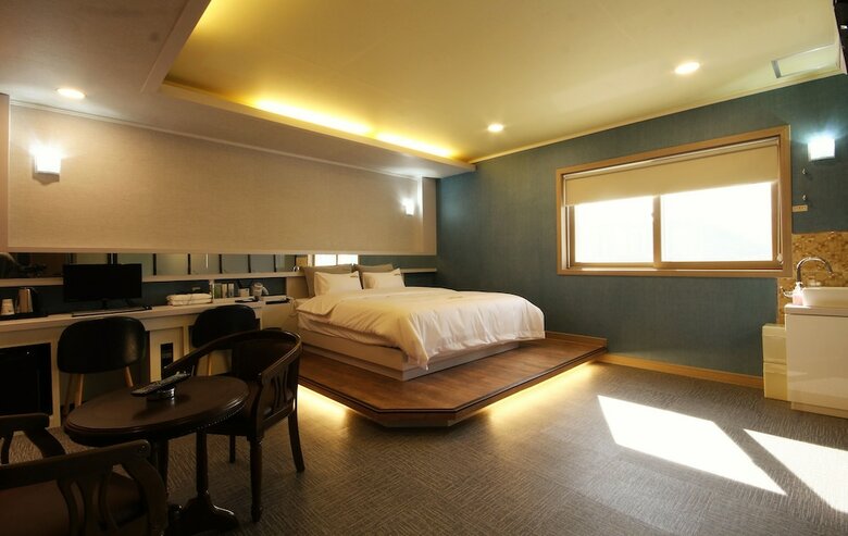 Goldenroot Hotel In Gimhae