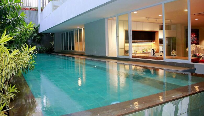 Hotel Zen Rooms Patra Kuningan Syariah