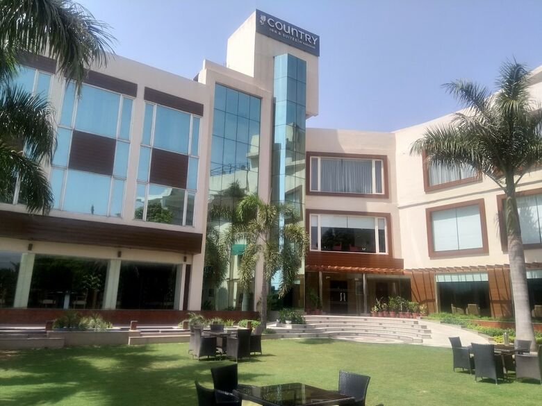 Hotel Country Inn & Suites By Radisson Jammu