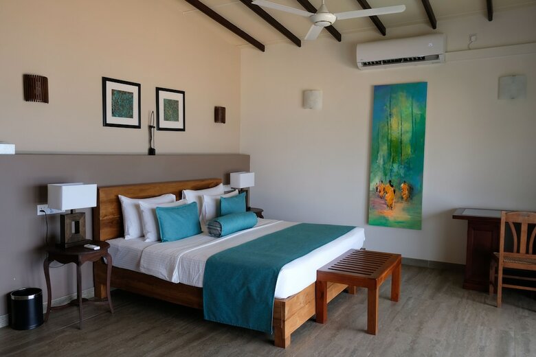 Hotel Twenty-two Weligambay