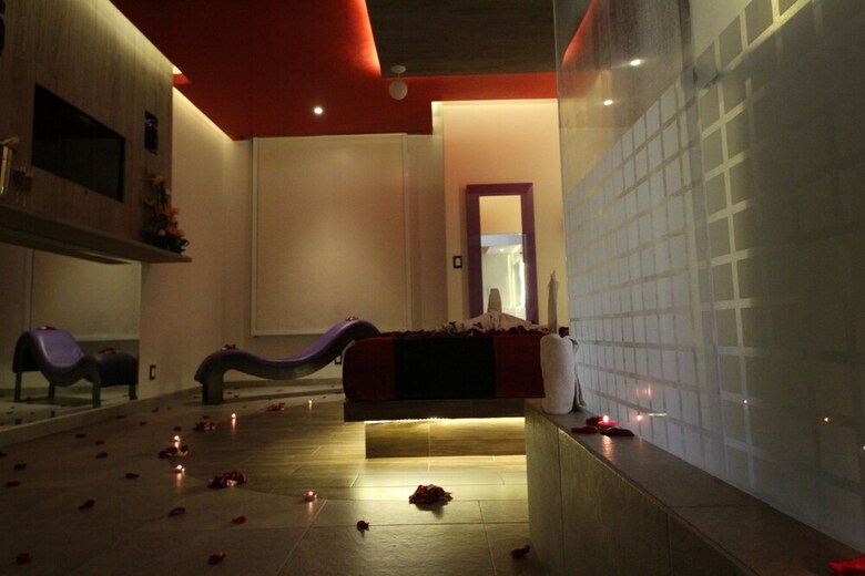 Auto Hotel Marques - Adults Only