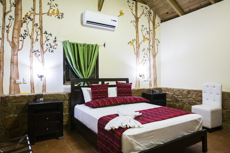 Hotel Mayan Hills Resort