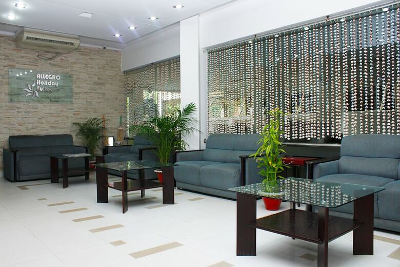 Hotel Allegro Holiday Suites