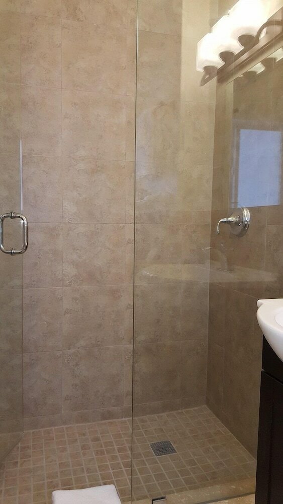Le Cabanon Motel