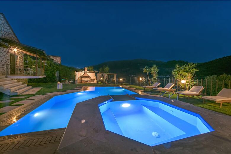 Limneon Villas