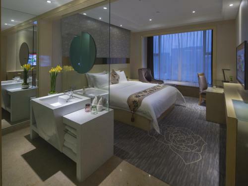 Paco Business Hotel Luo Gang Wan Da Branch