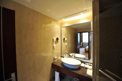 Yabuli Broadcasting Center International Hotel