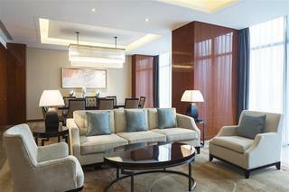 Sheraton Langfang Chaobai River Hotel