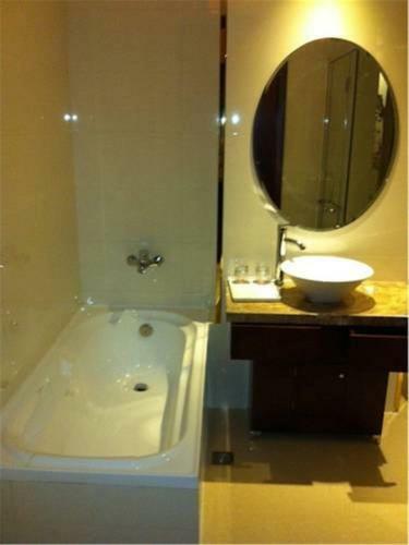 Vienna Hotel Songjiang Xin Qiao