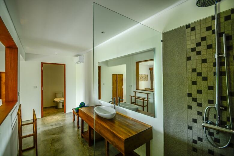 The Pandora Hotel