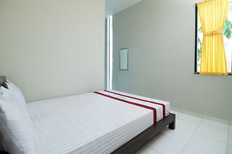 Hotel Reddoorz @ Pulo Gebang