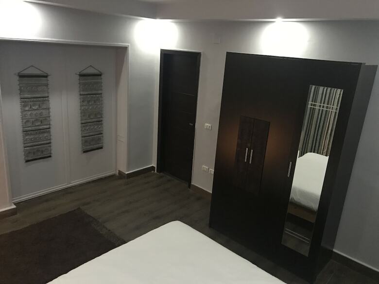 Hotel Nakhil Residence