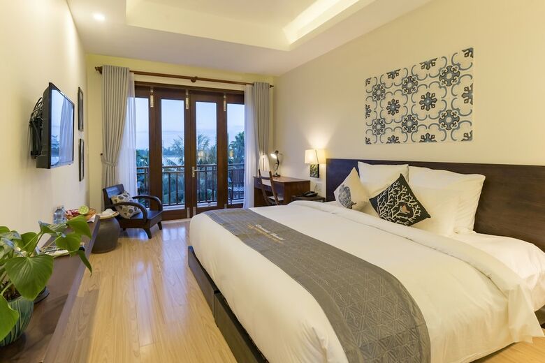 Riverside Hamlet Homestay & Villas
