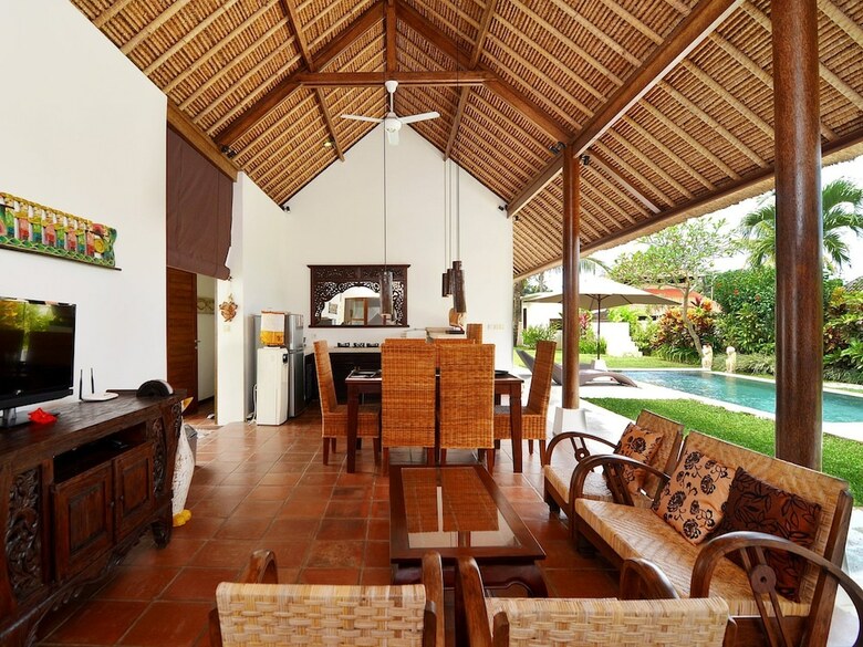 Villa Candi Kecil Tiga