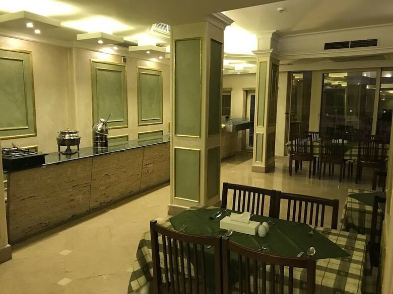 Royal Marshal Hotel