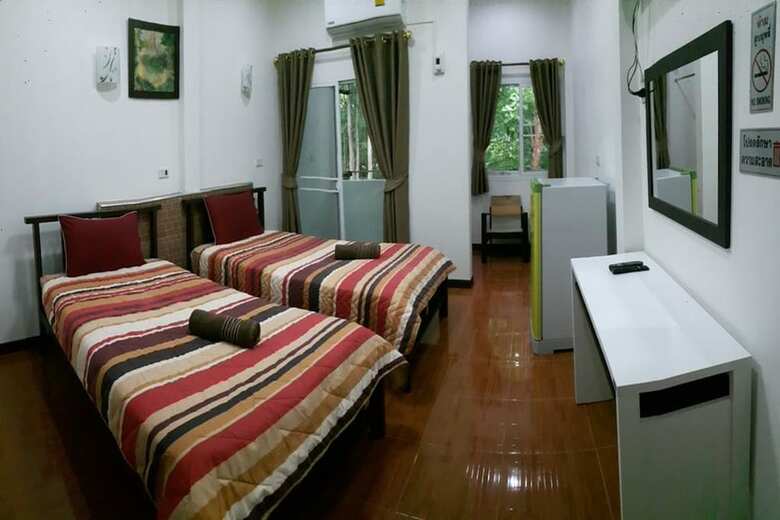 Hotel Home Hug Pak Sabai