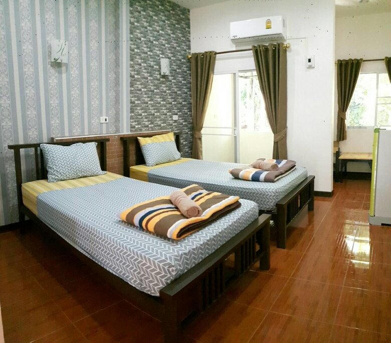 Hotel Home Hug Pak Sabai