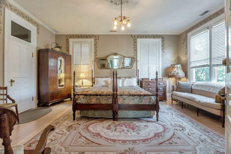 Ellerbeck Mansion Bed & Breakfast