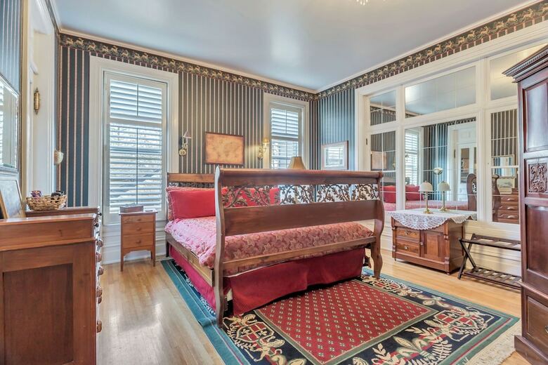 Ellerbeck Mansion Bed & Breakfast