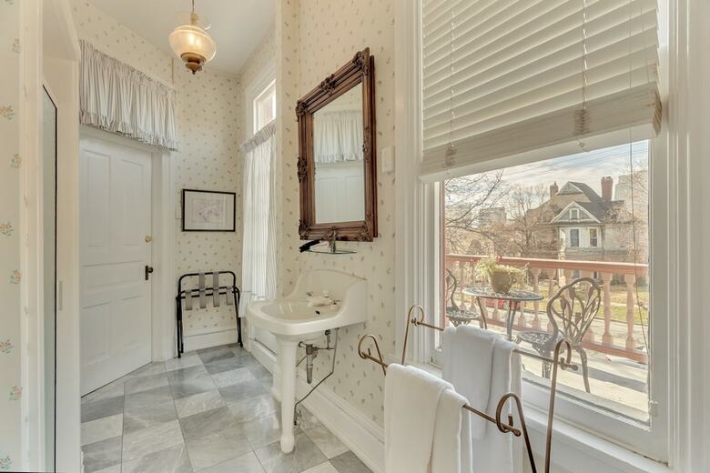 Ellerbeck Mansion Bed & Breakfast