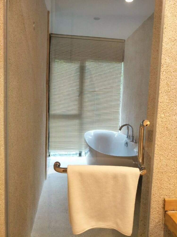 Hotel Sukham Advesa Emei