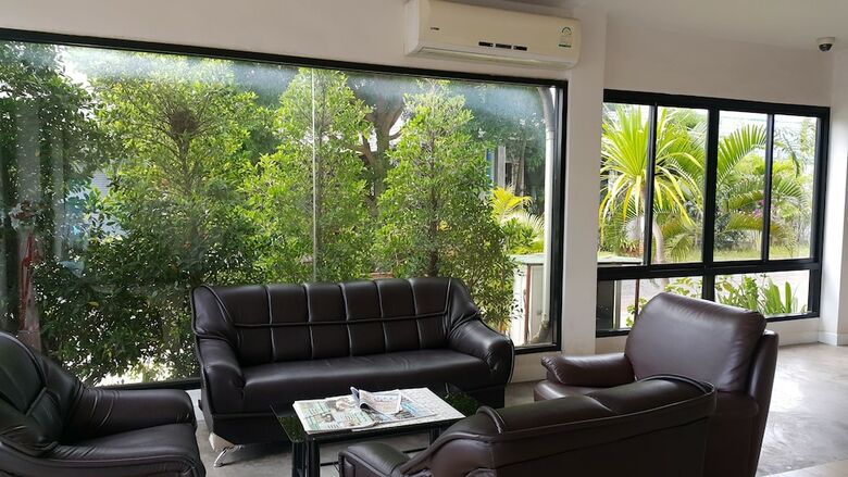 The Living Hotel At Surat Thani