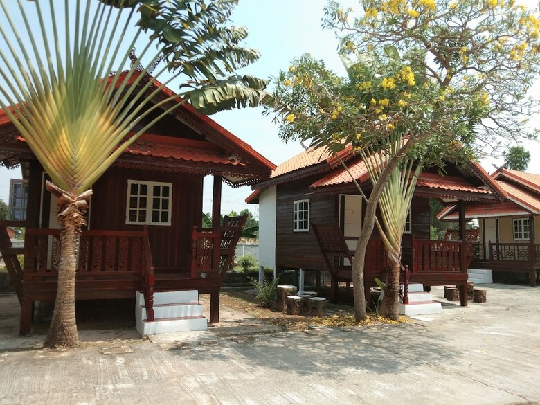Hotel Raveekan Resort