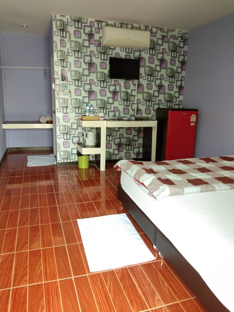 Hotel Raveekan Resort