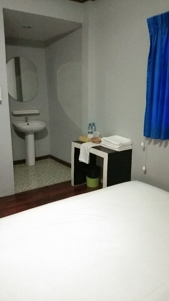 Hotel Raveekan Resort