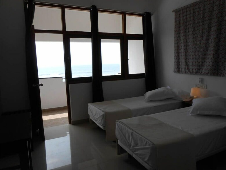 Hotel Coral Seas Beach Hikkaduwa