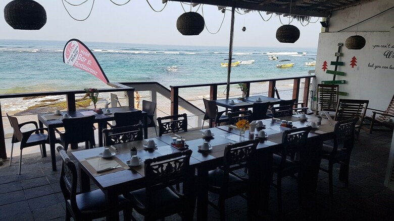 Hotel Coral Seas Beach Hikkaduwa