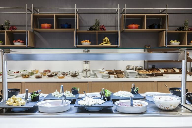 Hotel Ramada By Wyndham Istanbul Alibeykoy