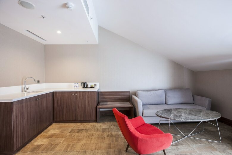 Hotel Ramada By Wyndham Istanbul Alibeykoy