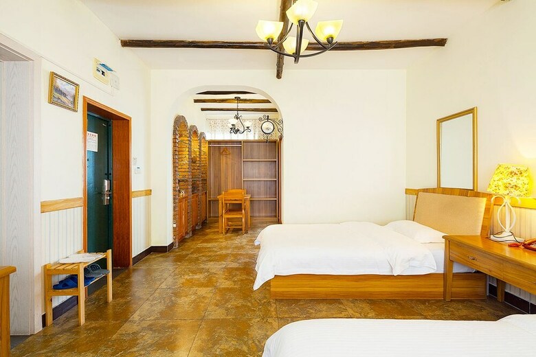 Hostal Village Utopian Hostel