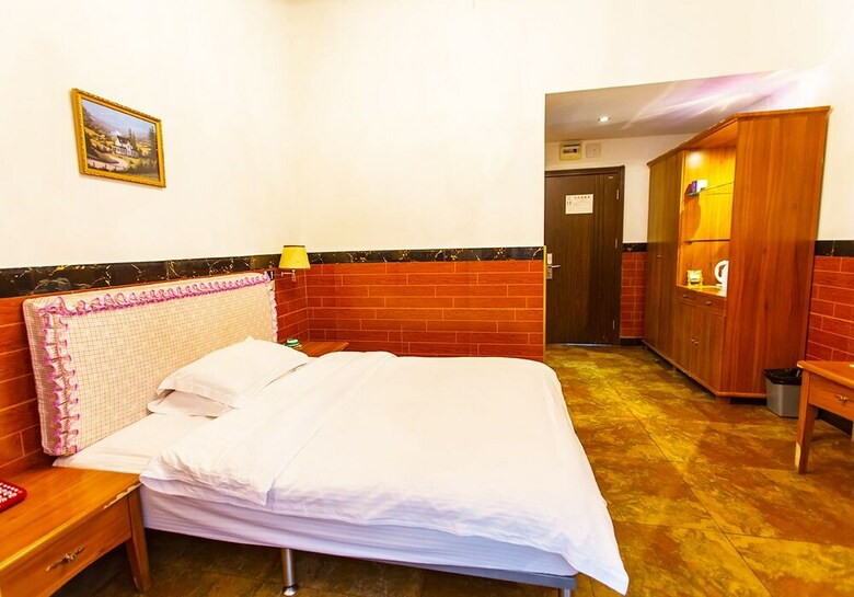 Hostal Village Utopian Hostel