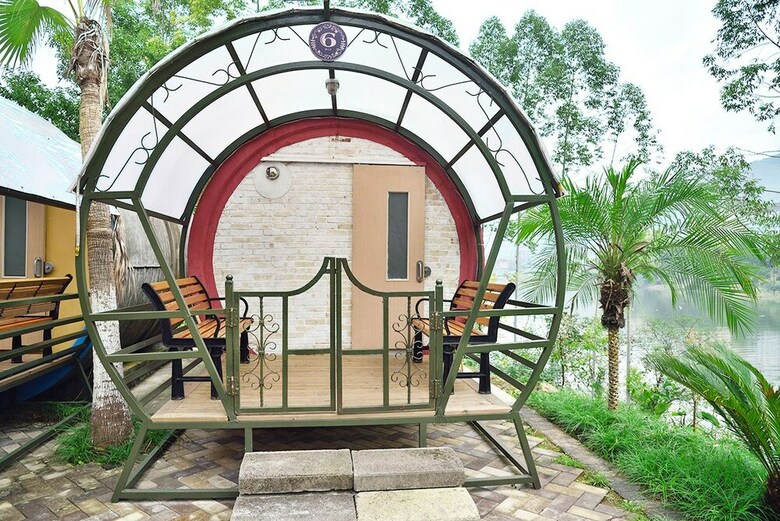 Hostal Village Utopian Hostel