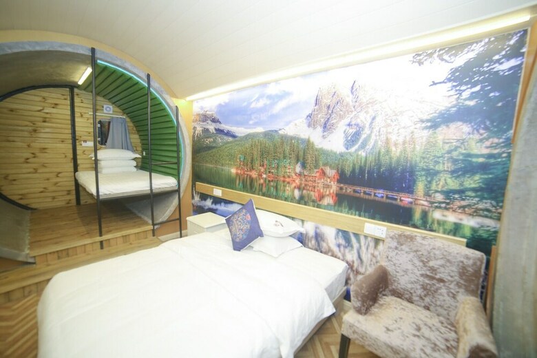 Hostal Village Utopian Hostel