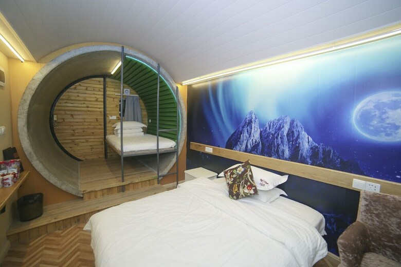 Hostal Village Utopian Hostel