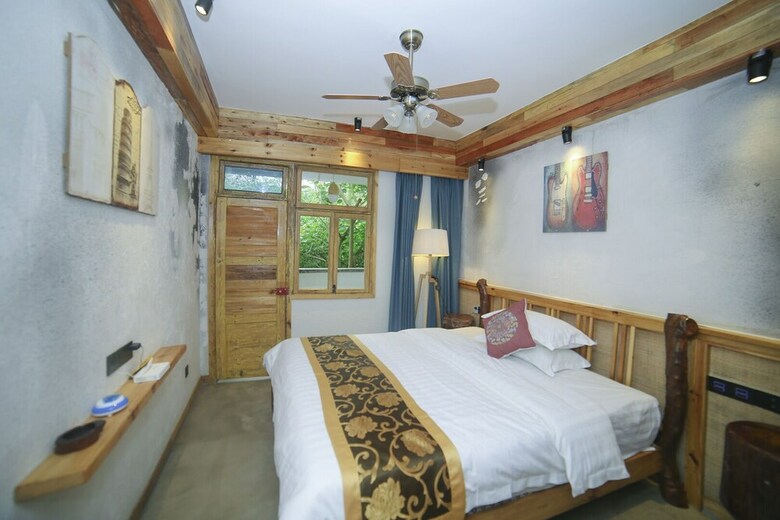 Hostal Village Utopian Hostel