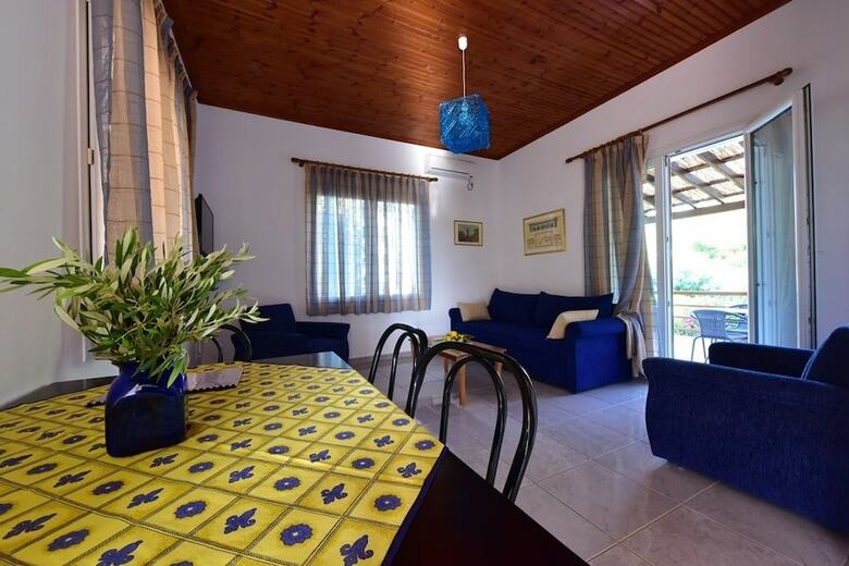 Mouzakis Villas