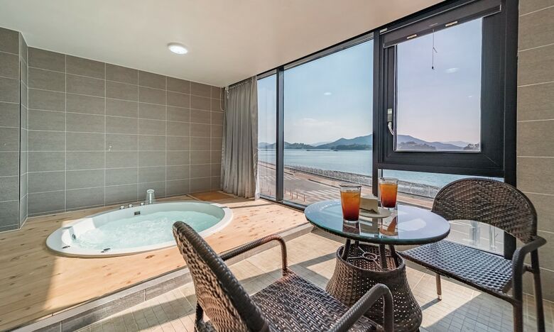 Arte Resort Spa & Pool Villa