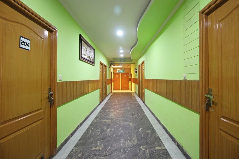 Oyo 7147 Hotel Madhur Regency