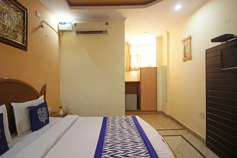 Oyo 7147 Hotel Madhur Regency
