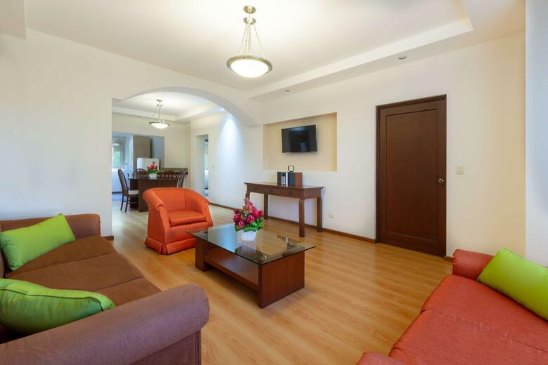 Hotel Country Inn & Suites
