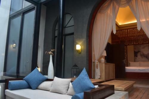 Yamen Hostel