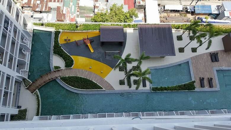 Seabreeze At Breeze Residences